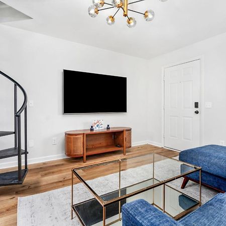Apartmán Remodeled And New - Walk To Downtown Auburn Exteriér fotografie