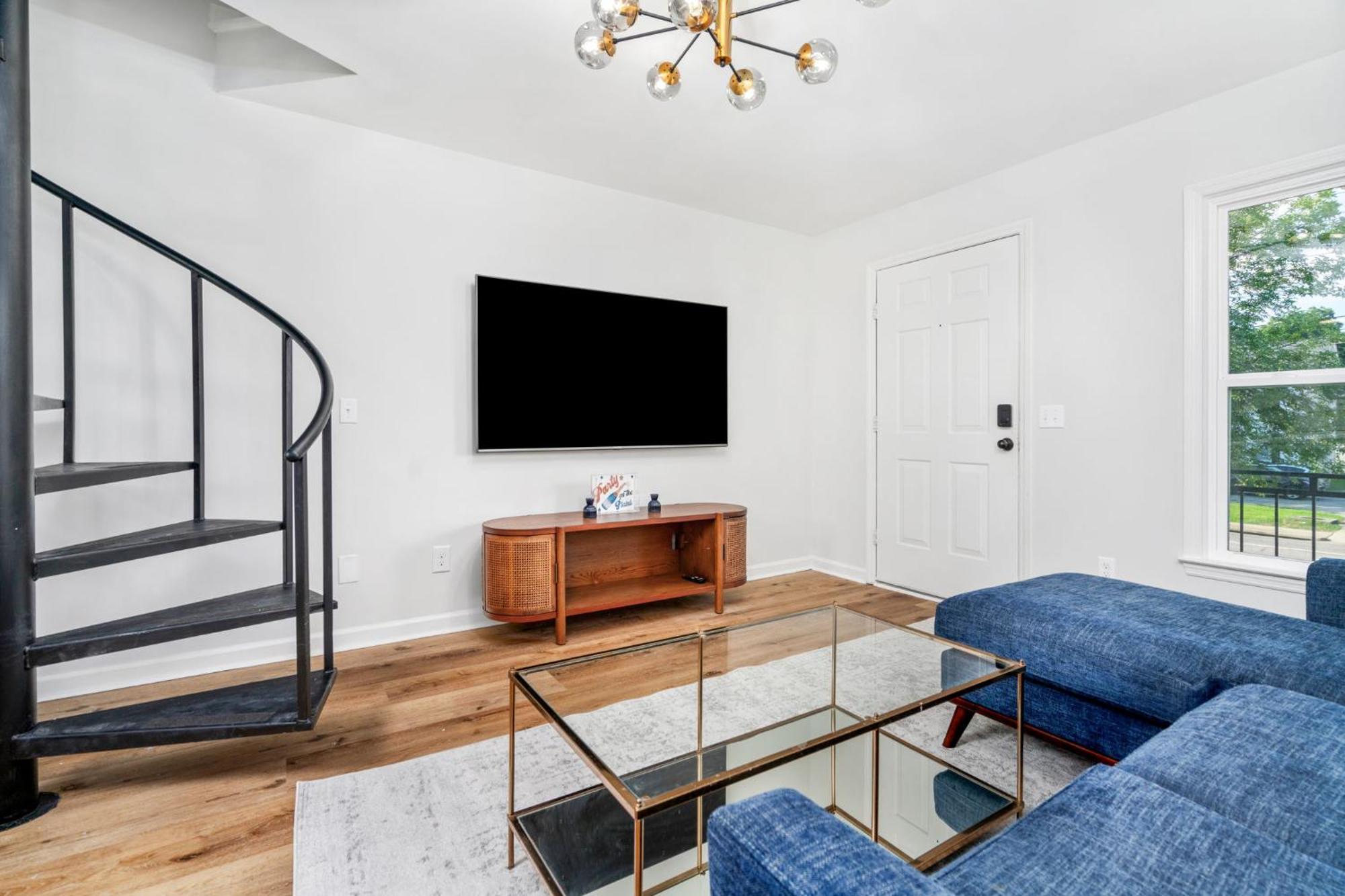 Apartmán Remodeled And New - Walk To Downtown Auburn Exteriér fotografie