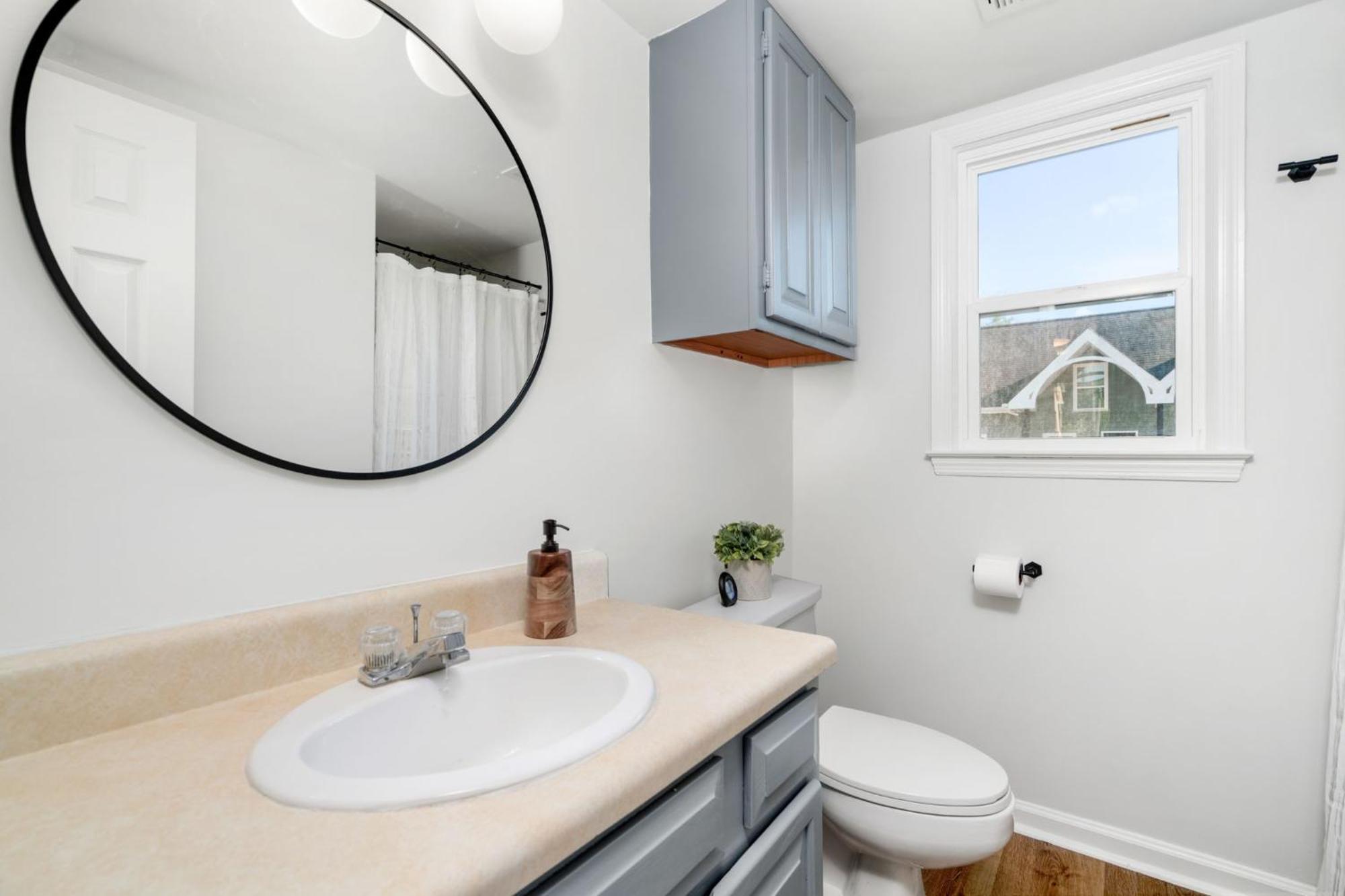 Apartmán Remodeled And New - Walk To Downtown Auburn Exteriér fotografie