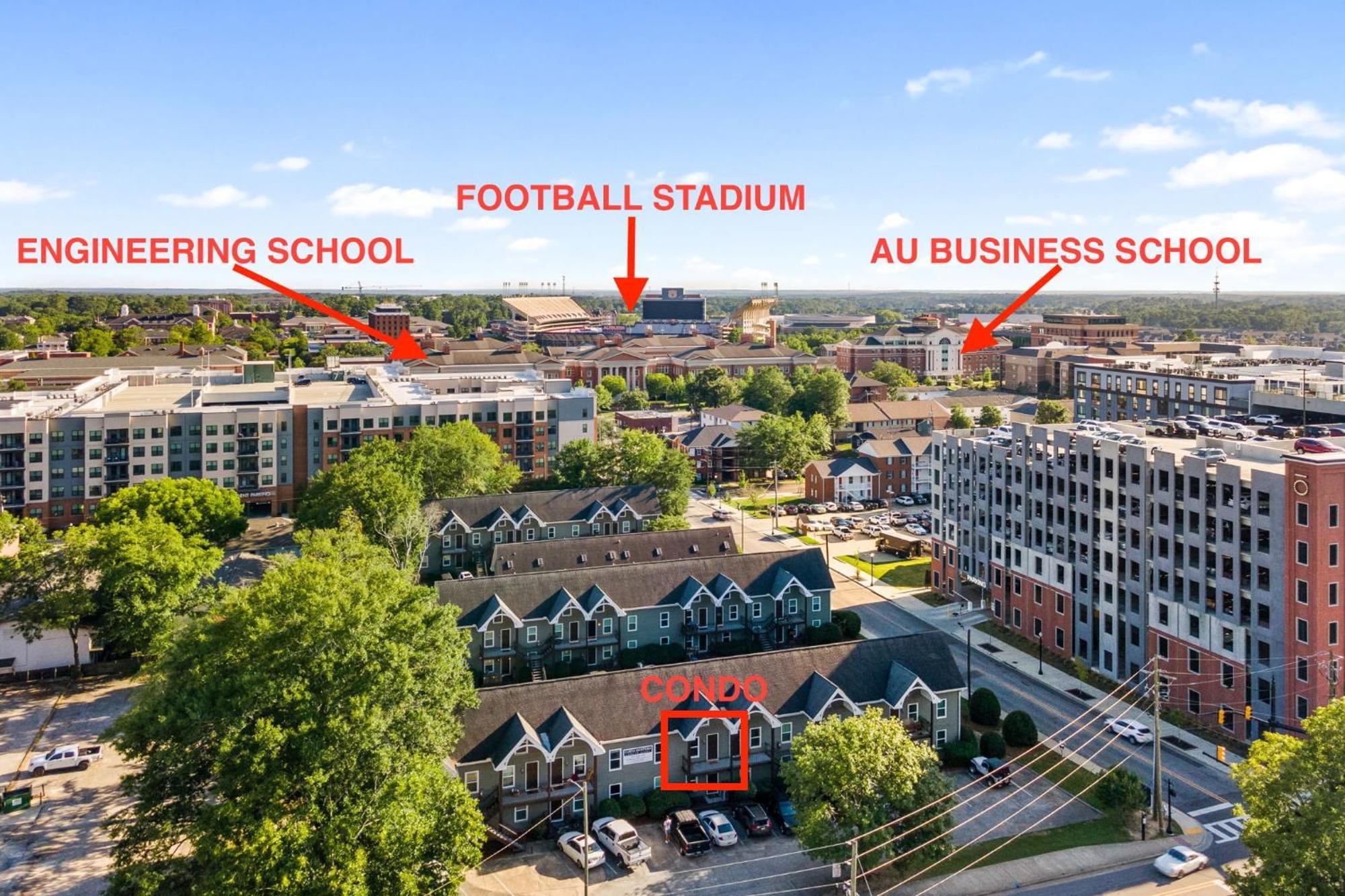 Apartmán Remodeled And New - Walk To Downtown Auburn Exteriér fotografie